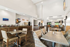 Desayuno continental incluido todos los días 