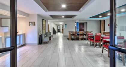 Holiday Inn Express & Suites Three Rivers by IHG