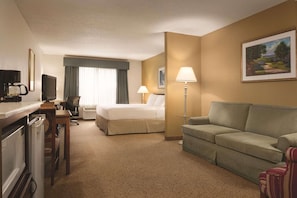 Studio Suite, 1 King Bed with Sofa bed, Non Smoking | Hypo-allergenic bedding, down comforters, pillowtop beds, desk