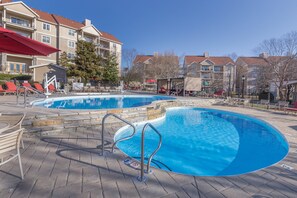 Indoor pool, 4 outdoor pools