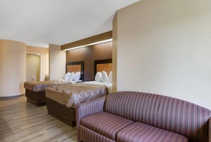 Phòng Suite, 2 giường đôi, không hút thuốc | Bàn, bàn ủi/dụng cụ ủi quần áo, nôi/giường cho trẻ sơ sinh (phụ phí)