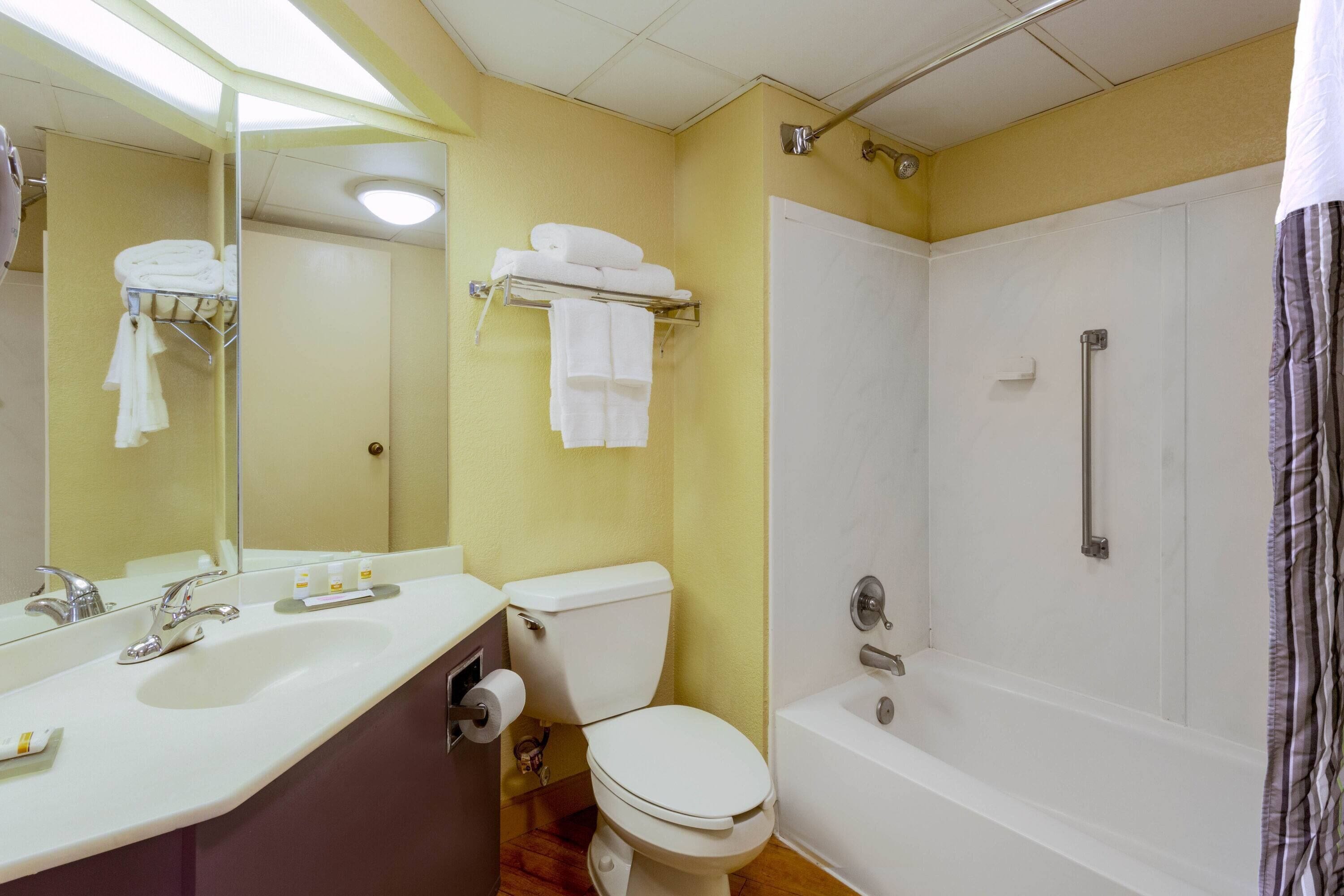 Photo - La Quinta by Wyndham Charlotte Airport South