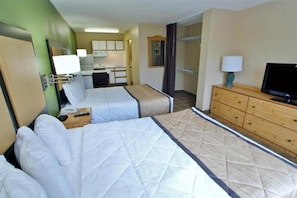Iron/ironing board, free WiFi, bed sheets