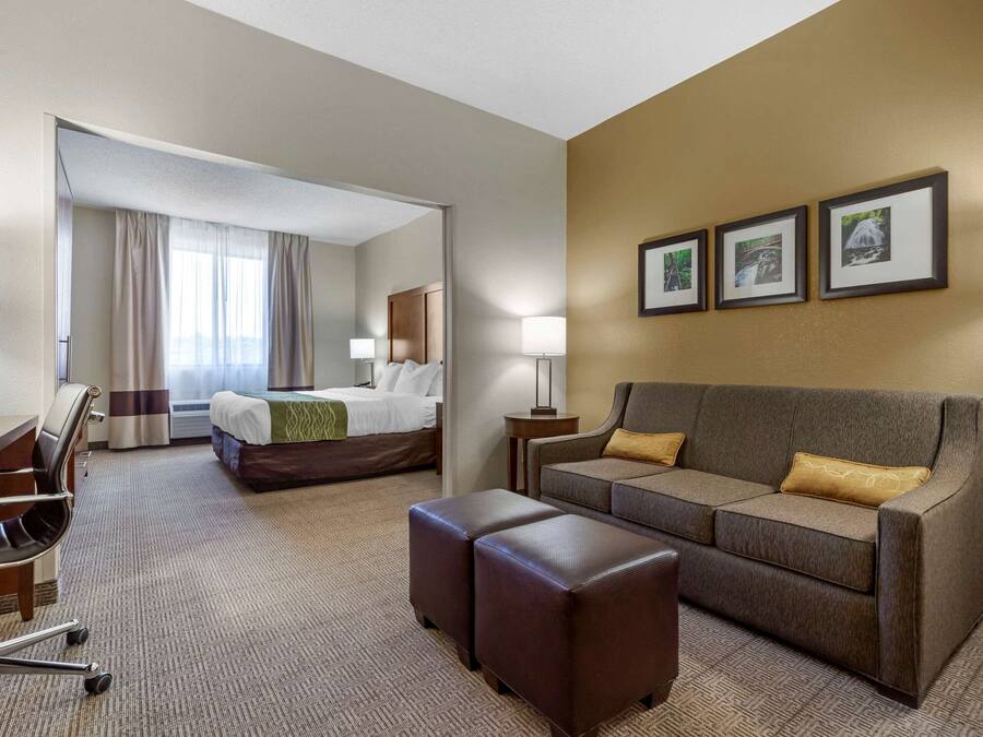 Iron/ironing board, free WiFi, bed sheets, alarm clocks