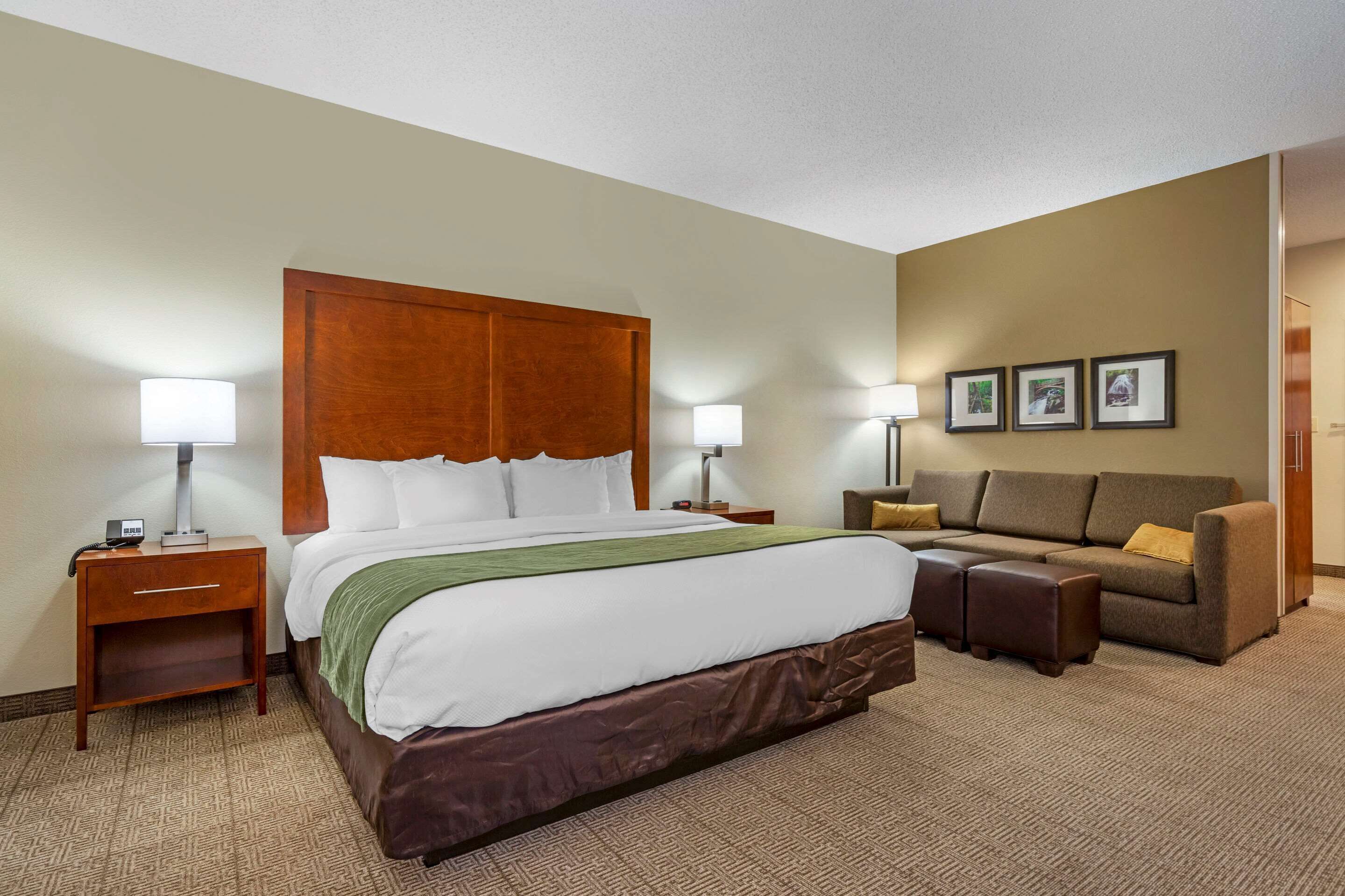 Ferros/tábuas de passar roupa, Wi-Fi de cortesia, roupa de cama