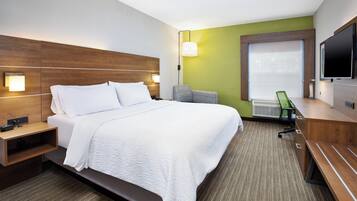 Pengeskab på værelset, strygejern/strygebræt, gratis baby-/barnesenge