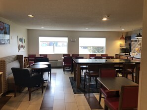 包含每日自助早餐