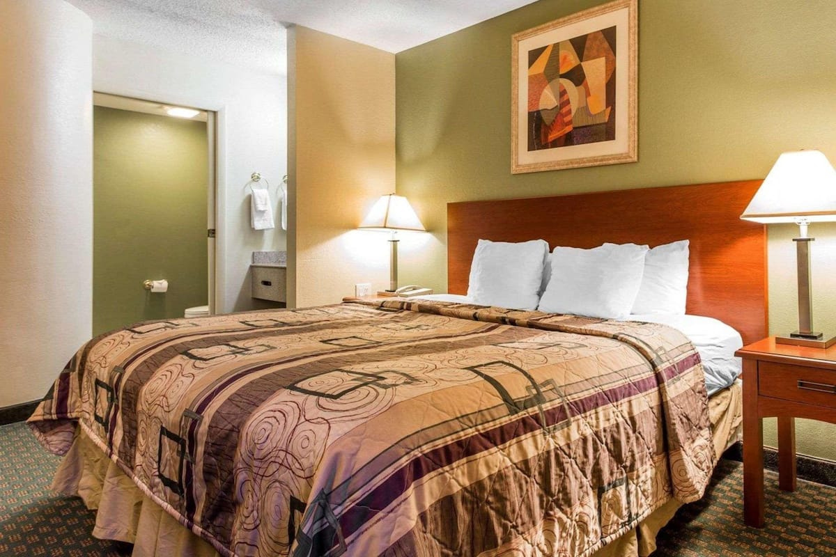 Premium bedding, pillowtop beds, desk, iron/ironing board