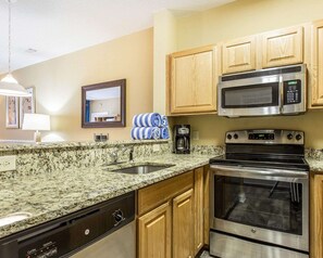 Suite, 1 Bedroom | Iron/ironing board, free WiFi, bed sheets, alarm clocks