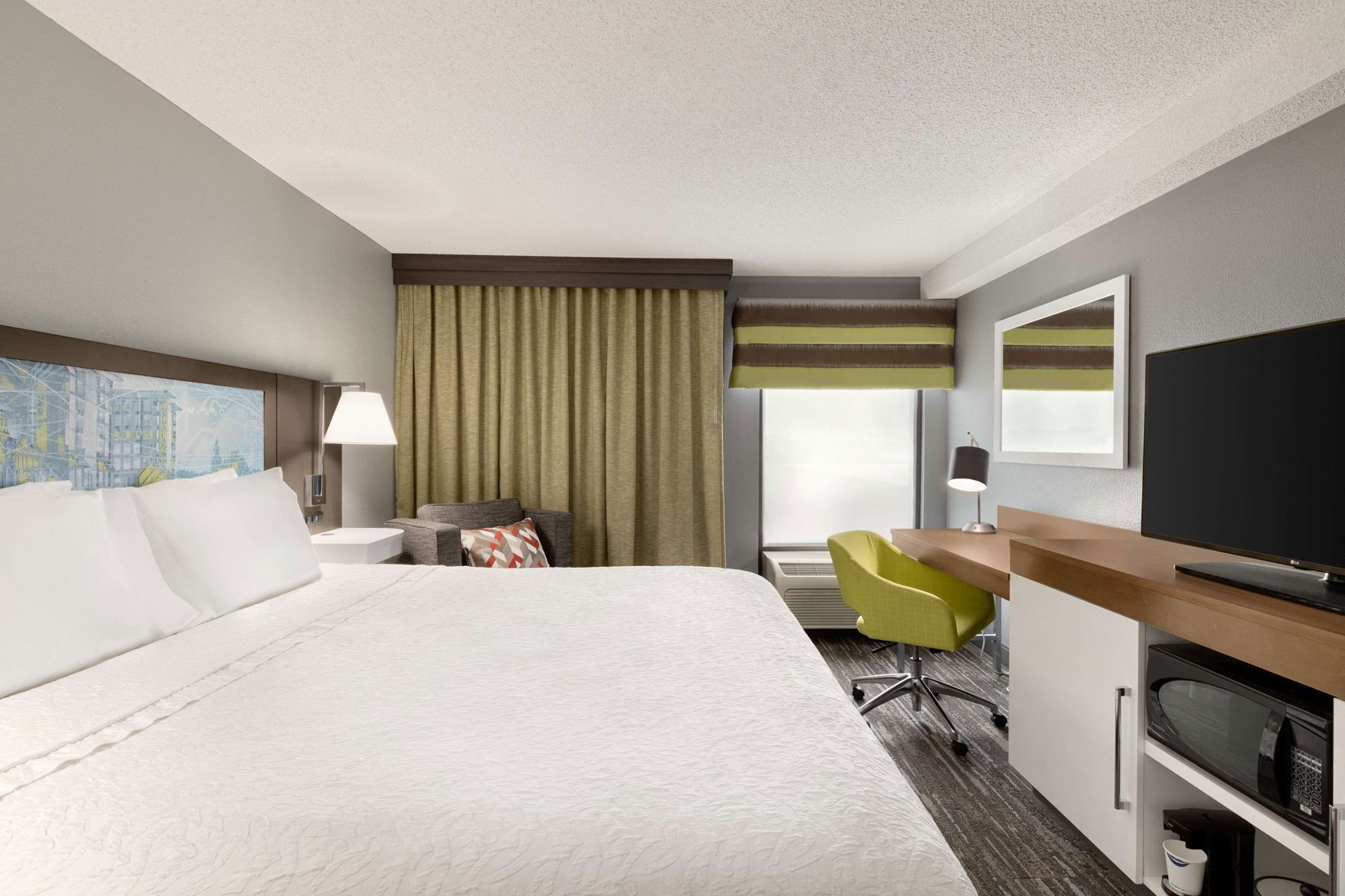 Premium bedding, down duvets, pillow-top beds, desk