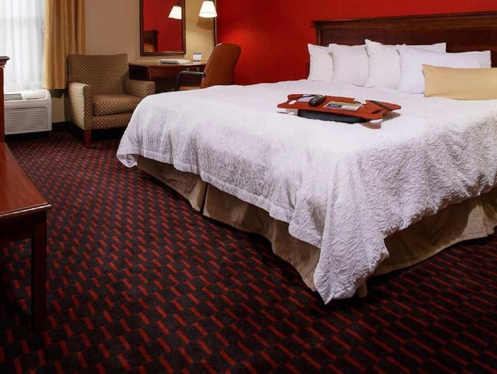 Premium bedding, down duvets, pillow-top beds, desk