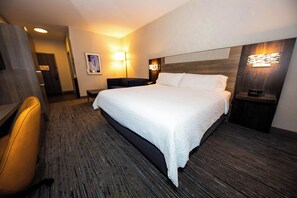 Suite, 1 King-Bett und Schlafsofa (Additional Living Area) | Zimmersafe, Schreibtisch, Bügeleisen/Bügelbrett, kostenlose Babybetten