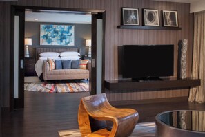 Smart TV, Netflix, Hulu