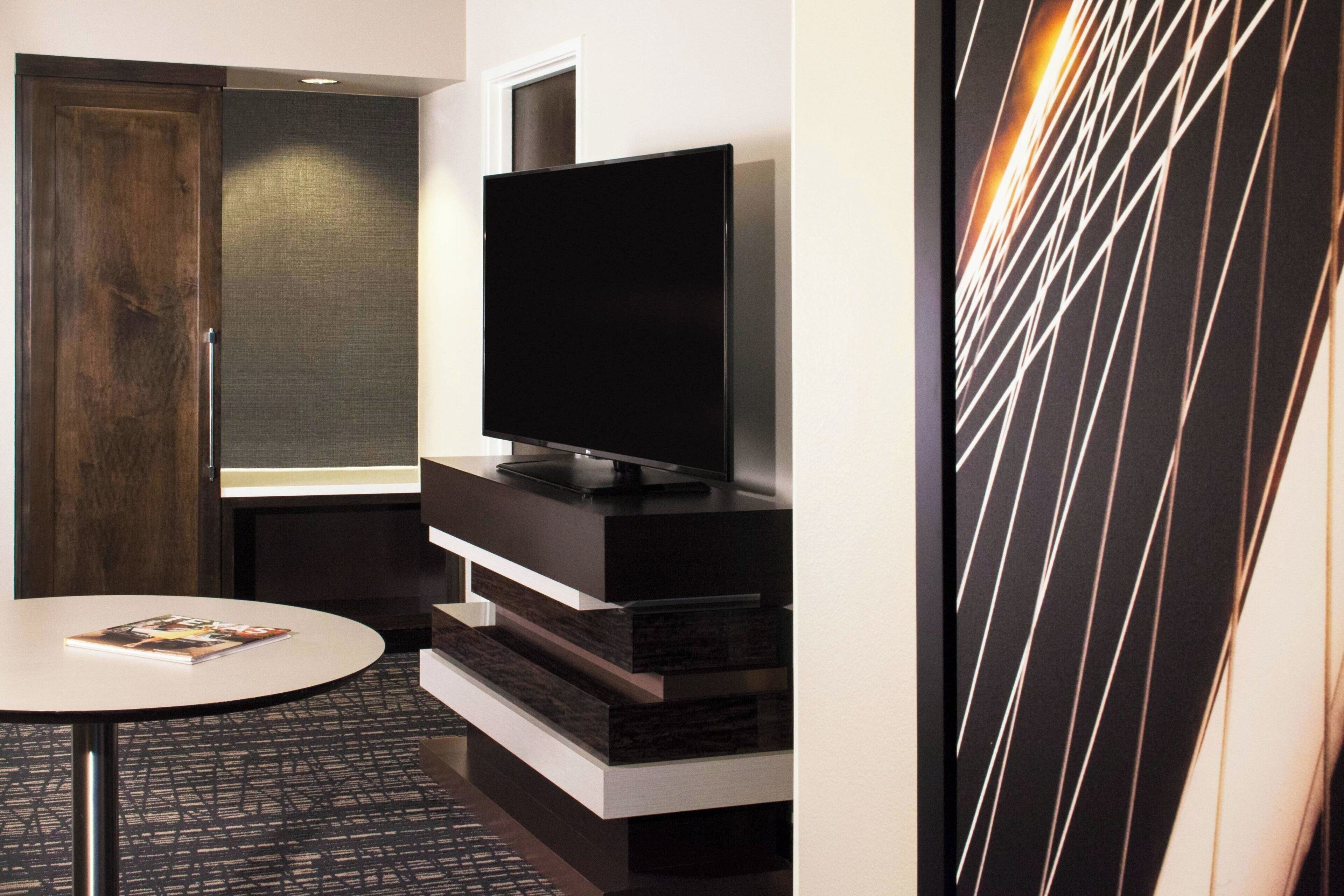 smart tv, netflix, hulu