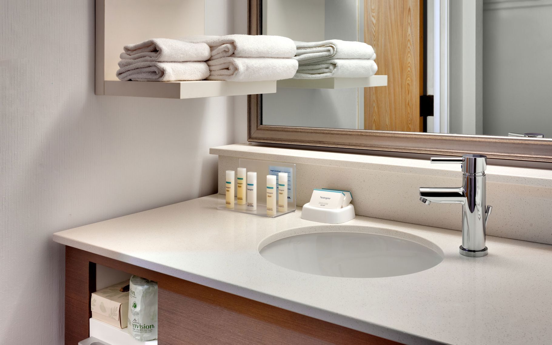 Bathroom | Free toiletries, hair dryer, towels