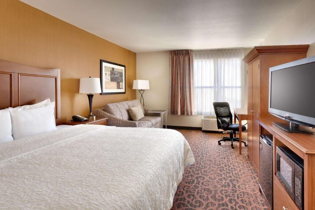 1 bedroom, desk, laptop workspace, blackout drapes