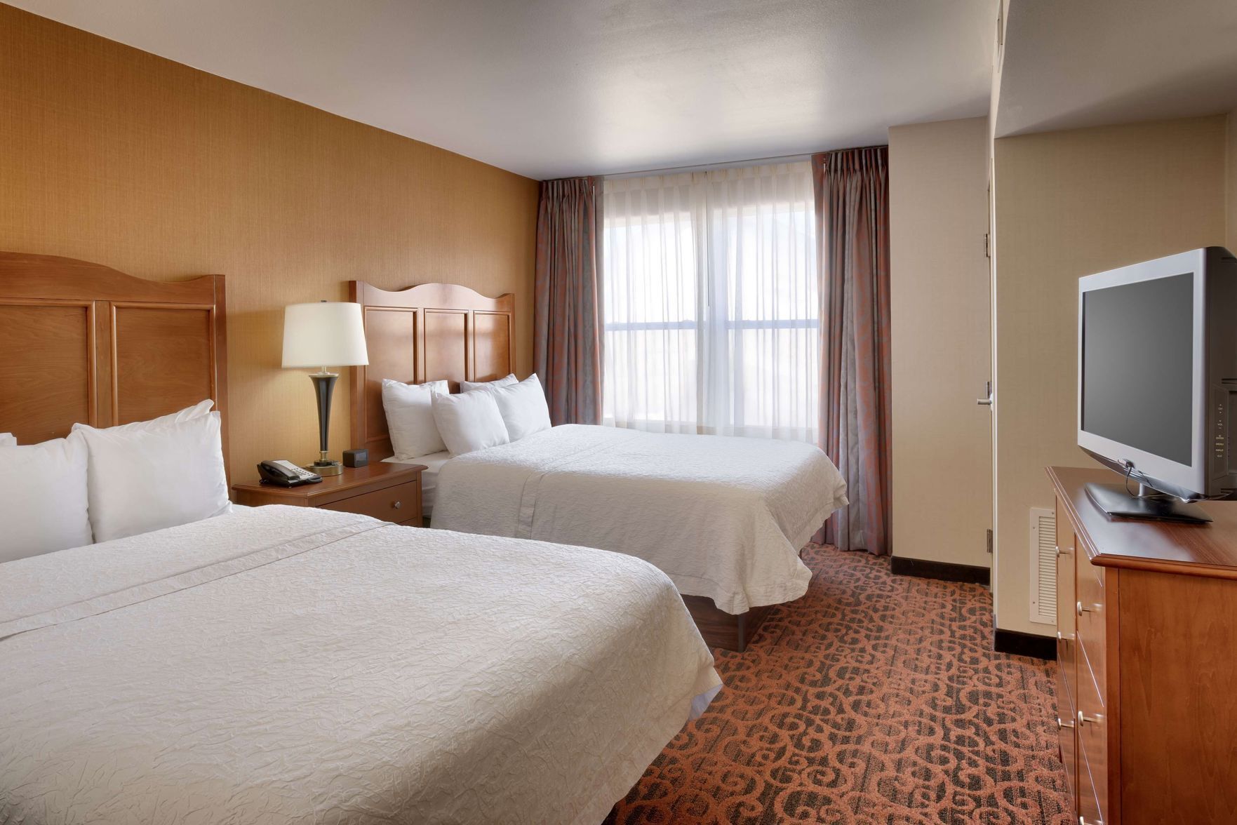 1 bedroom, desk, laptop workspace, blackout drapes