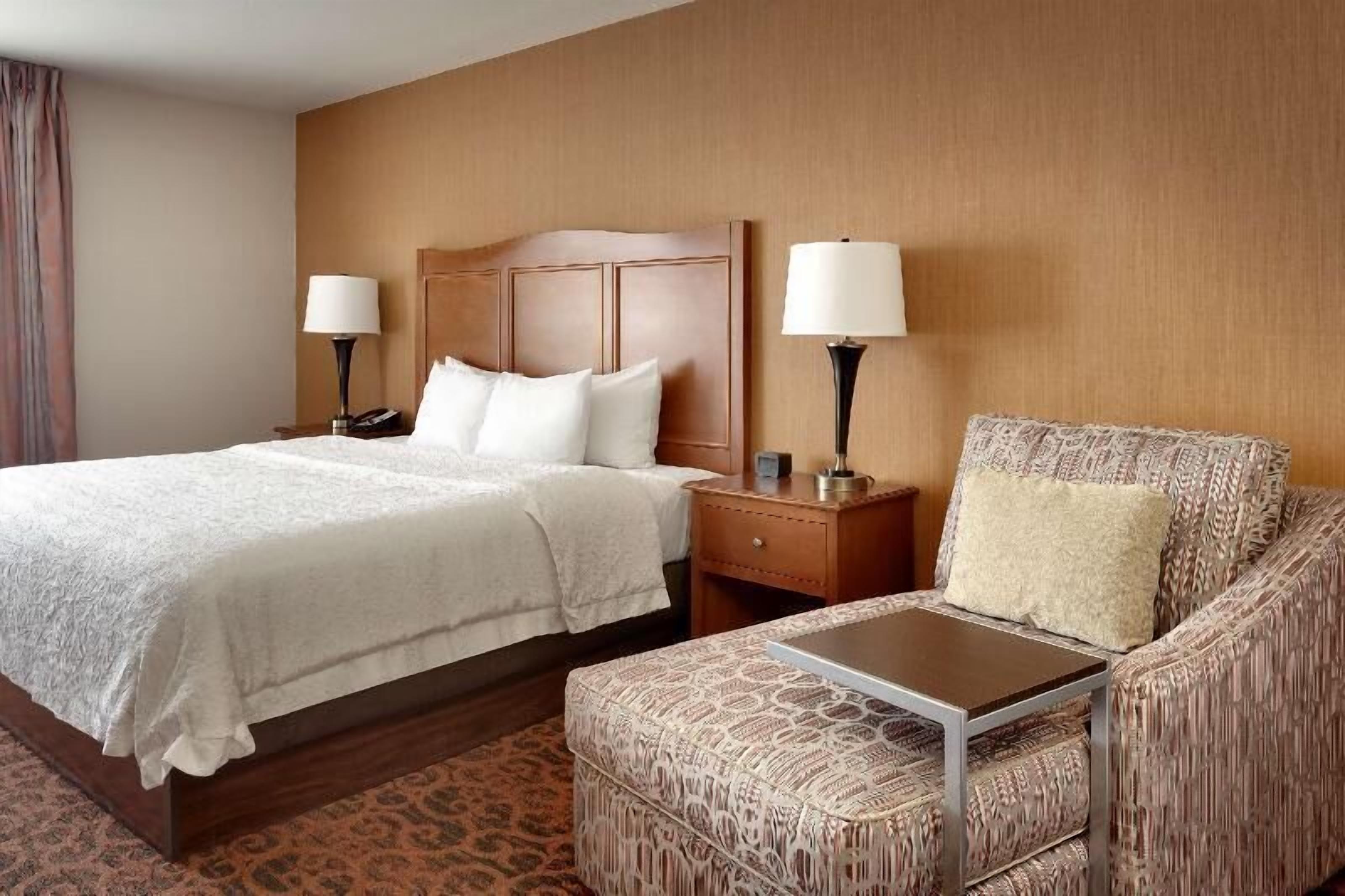 1 bedroom, desk, laptop workspace, blackout drapes