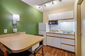 Studio, 2 Double Beds, Non Smoking | Private kitchen