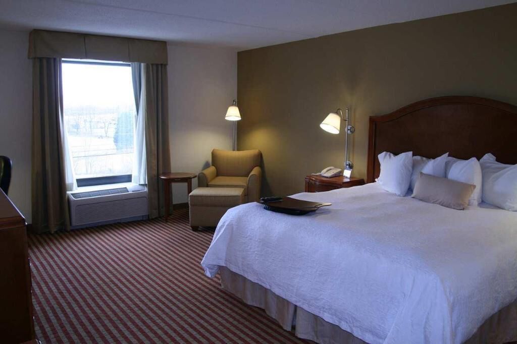 Iron/ironing board, free WiFi, bed sheets, alarm clocks