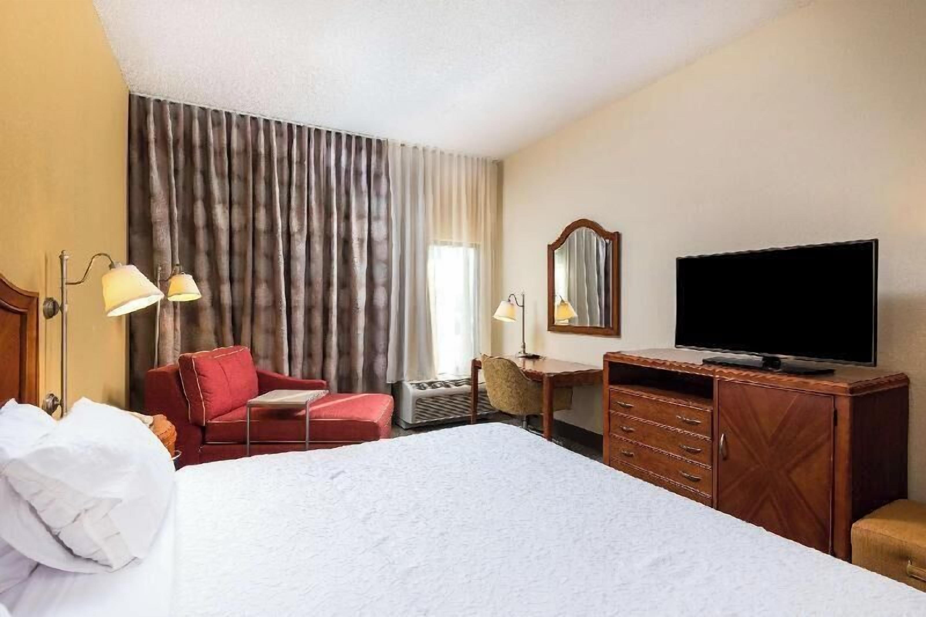 Iron/ironing board, free WiFi, bed sheets, alarm clocks