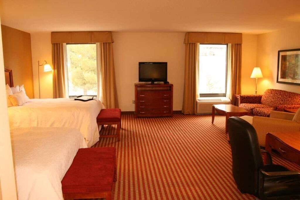 Iron/ironing board, free WiFi, bed sheets, alarm clocks