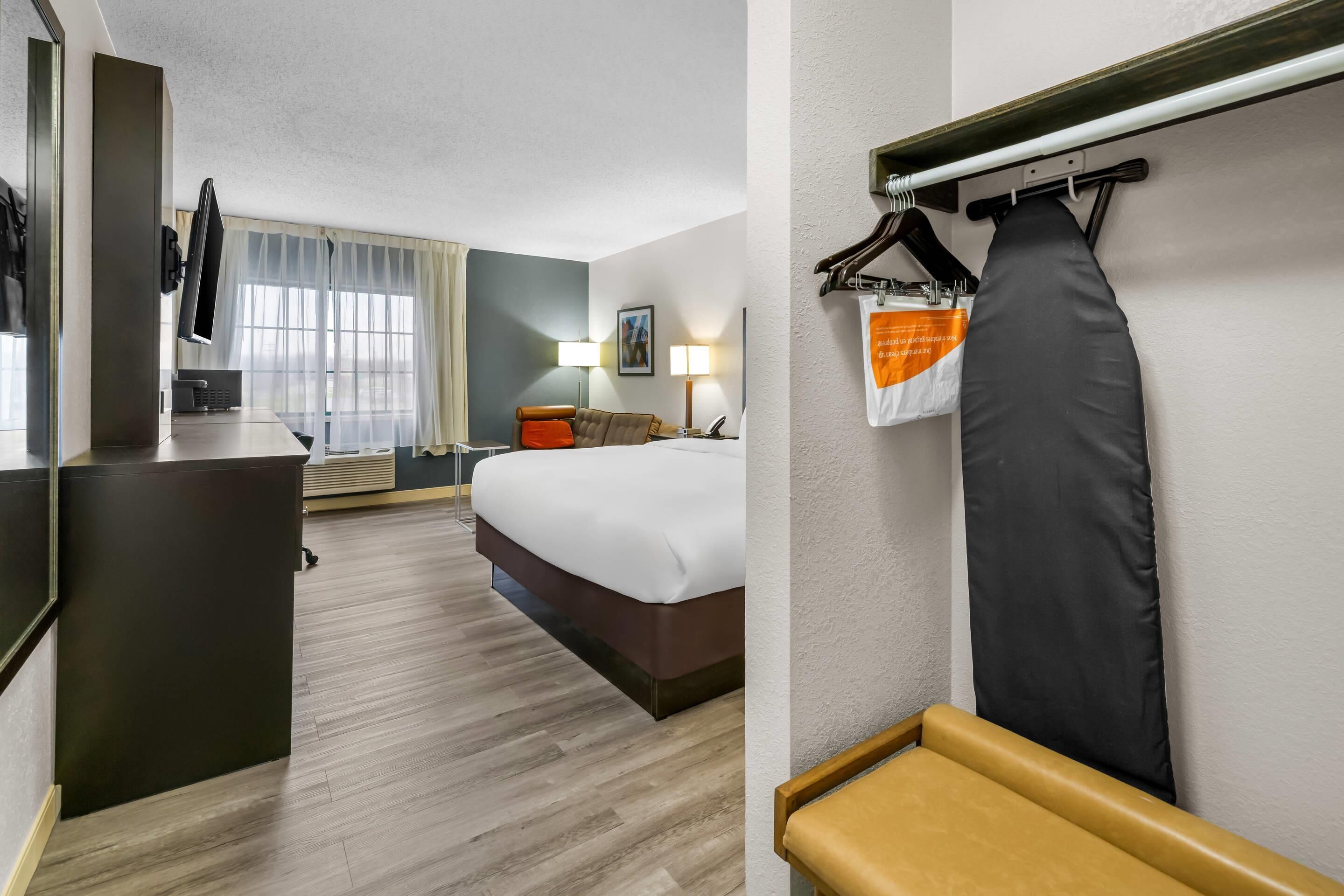 Suite, 1 King Bed with Sofa bed, Non Smoking | Pillowtop beds, desk, iron/ironing board, free cribs/infant beds