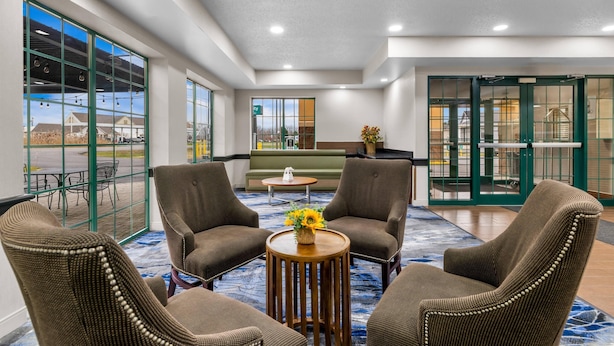 Lobby -  Quality Inn Brewerton - Syracuse Oneida Lake Area (Brewerton)