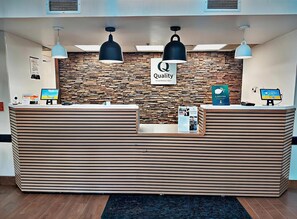 Lobby - Quality Inn Brewerton - Syracuse Oneida Lake Area (Brewerton)