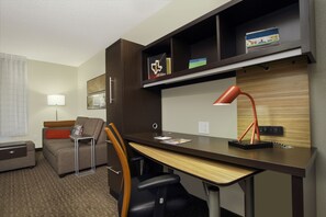 Desk, laptop workspace, blackout curtains, iron/ironing board - TownePlace Suites by Marriott Fort Worth Southwest/TCU Area (Fort Worth)
