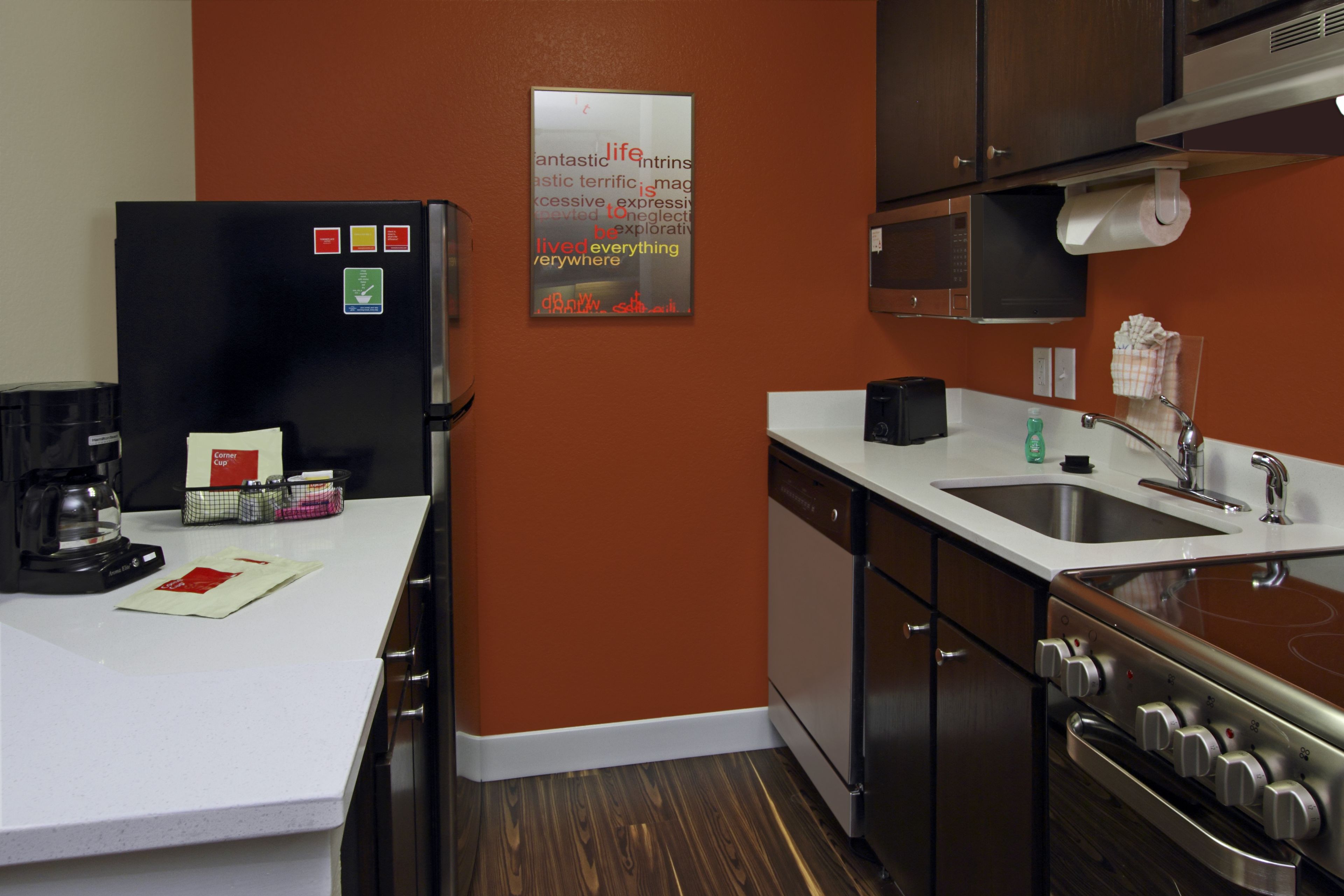 suite, 2 bedrooms | private kitchen | full-sized fridge, microwave, oven, stovetop