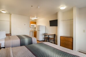 Studio, 2 Queen Beds, Non Smoking | Free WiFi, bed sheets