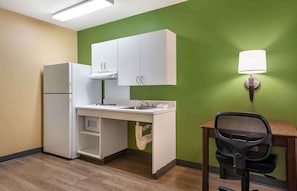 Desk, iron/ironing board, free WiFi