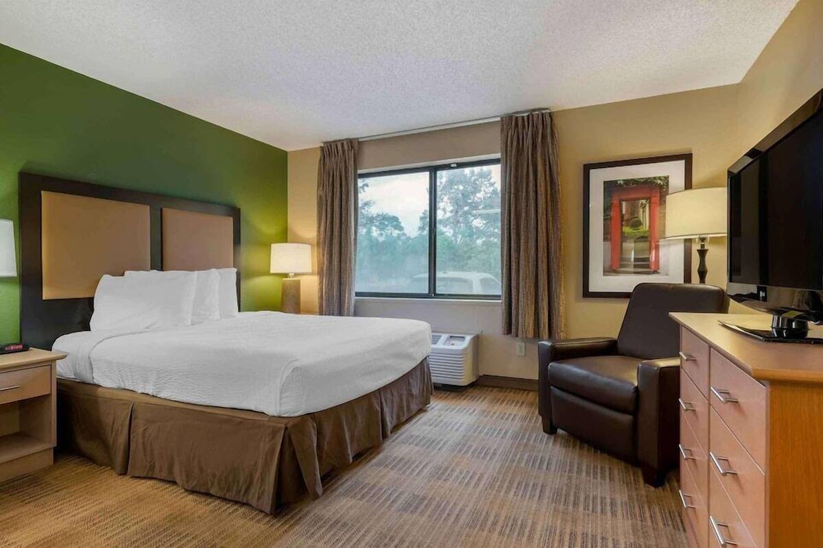 Desk, blackout curtains, iron/ironing board, free WiFi