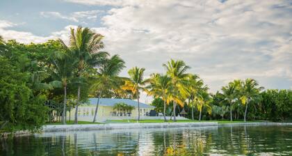 Coconut Mallory Resort And Marina By Kees Vacations