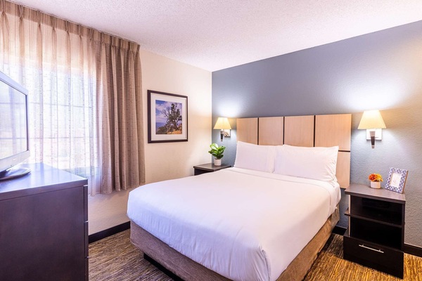 Pillowtop beds, desk, iron/ironing board, WiFi (free)