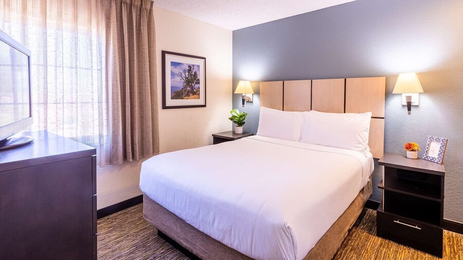 Sonesta Simply Suites Lansing