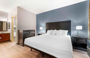 Suite, 1 King Bed, Non Smoking