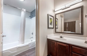 Studio, 2 Double Beds, Non Smoking | Bathroom