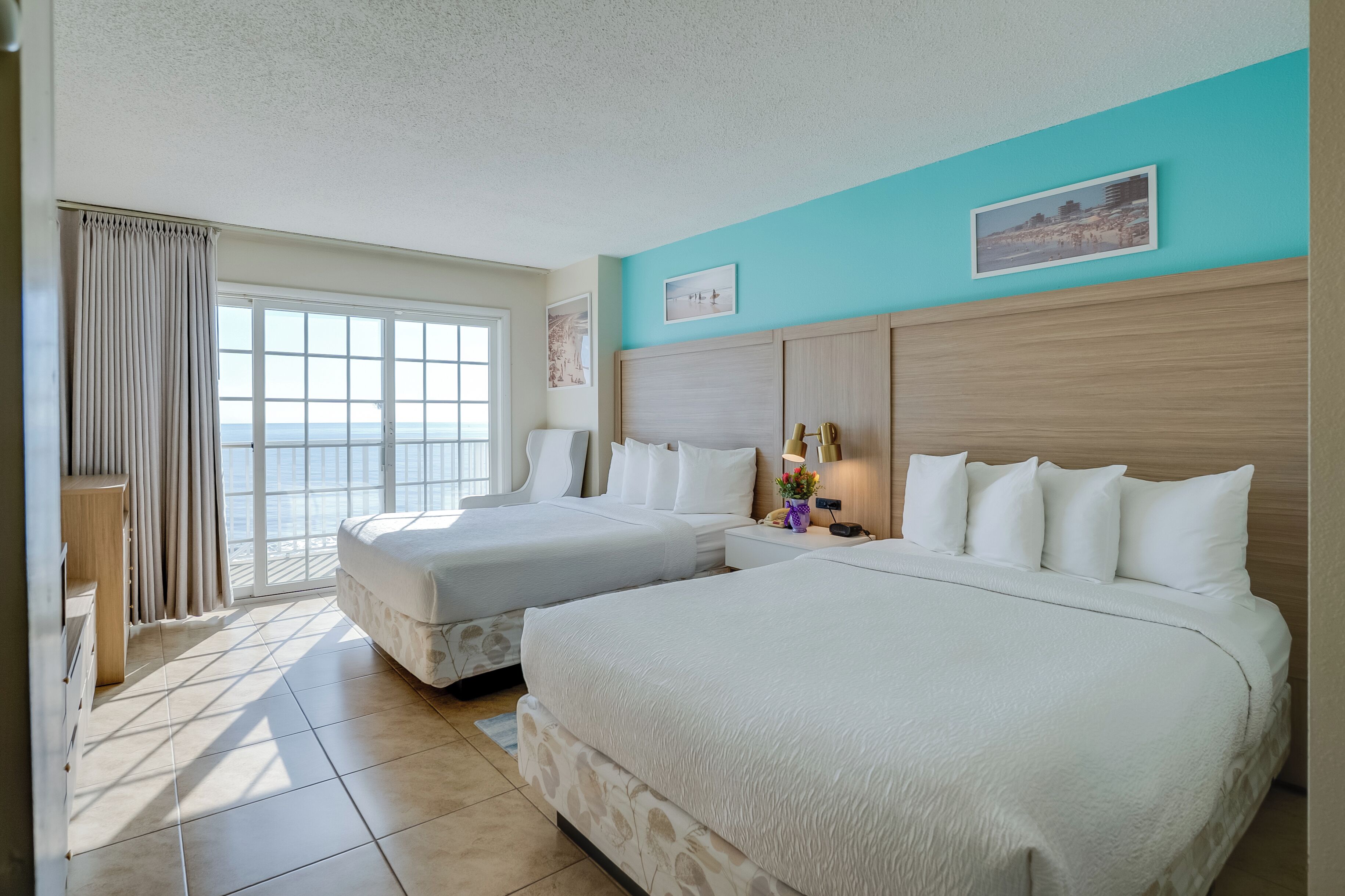 標準客房, 2 張加大雙人床, 海濱 | 獨特設計、獨特裝修、書桌、手提電腦工作空間