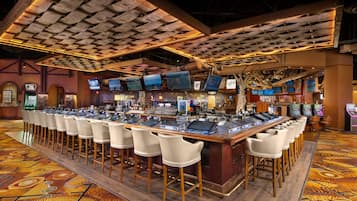 3 bars/lounges, poolside bar