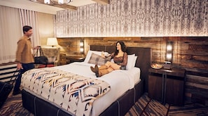 Chambre Premier, 1 trÚs grand lit | Literie de qualité, lit avec matelas à plateau-coussin, minibar