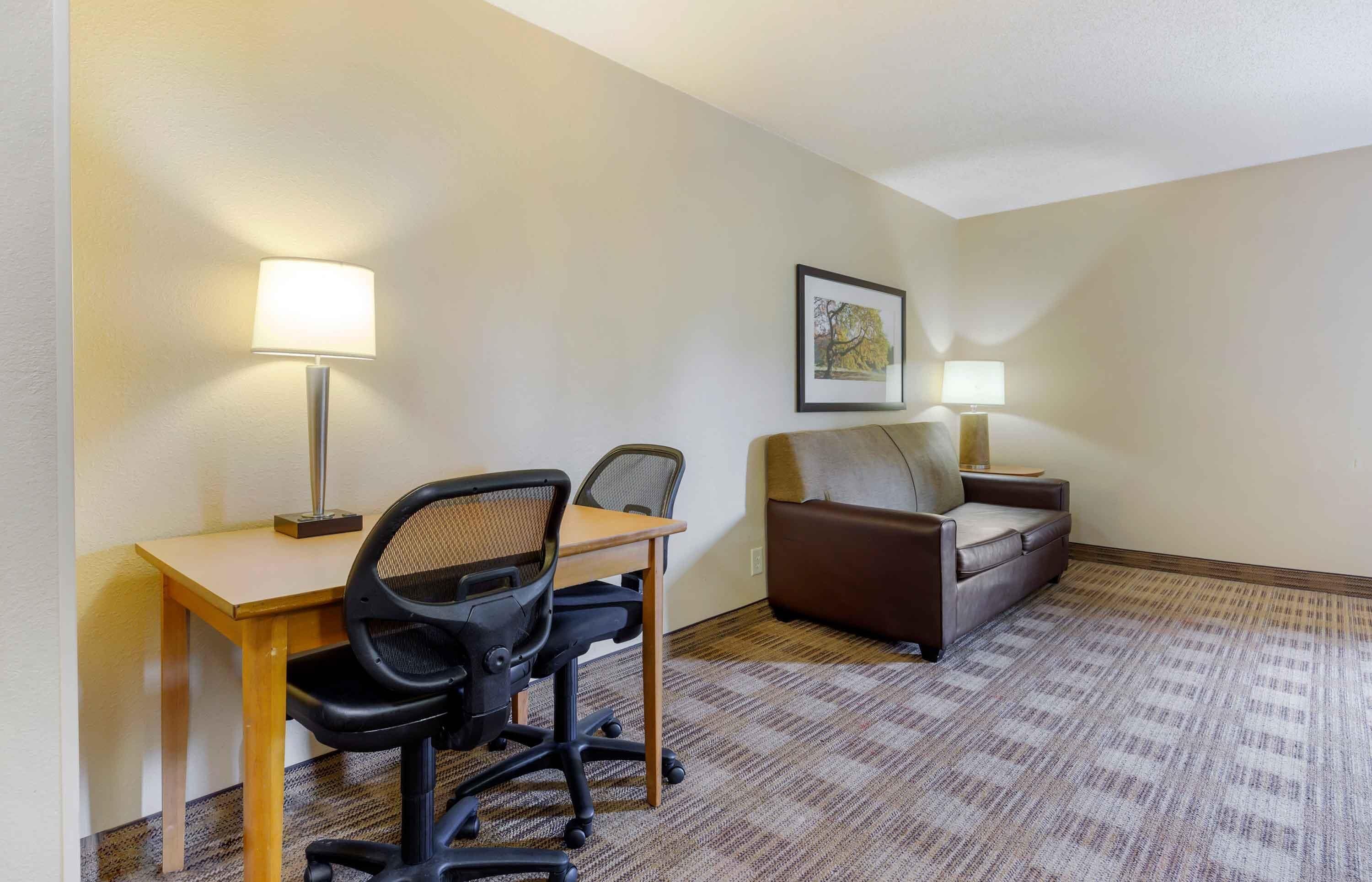 Deluxe Studio, 1 Queen Bed with Sofa bed, Non Smoking | Desk, laptop workspace, iron/ironing board, free WiFi