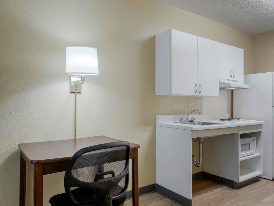 Fridge, microwave, stovetop