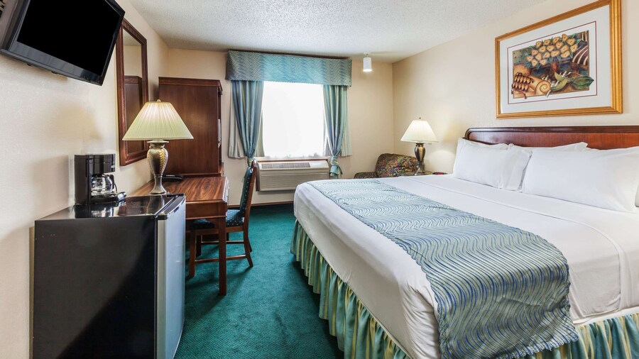 Super 8 by Wyndham Irving DFW Airport/South