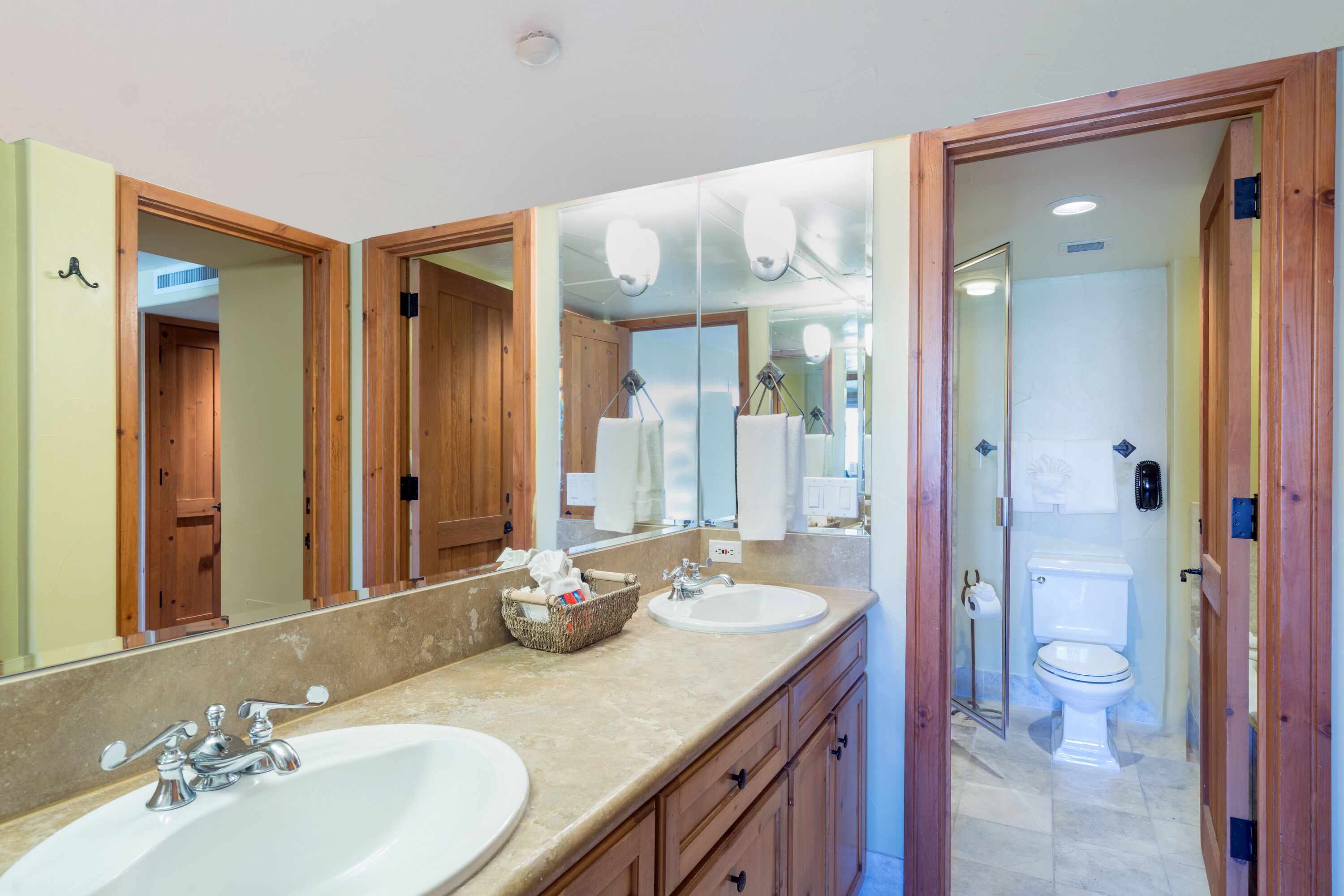 superior room, 1 queen bed, mountain view (one bedroom condominium) | bathroom | combined shower/bathtub, designer toiletries, hair dryer, bathrobes