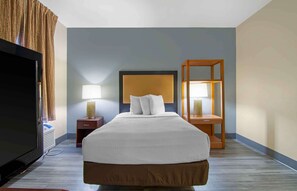 Deluxe Studio, 1 Double Bed with Sofa bed, Accessible, Non Smoking | 1 bedroom, pillowtop beds, desk, laptop workspace