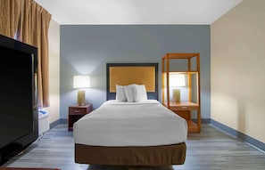 Deluxe Studio, 1 Double Bed with Sofa bed, Accessible, Non Smoking | 1 bedroom, pillowtop beds, desk, laptop workspace