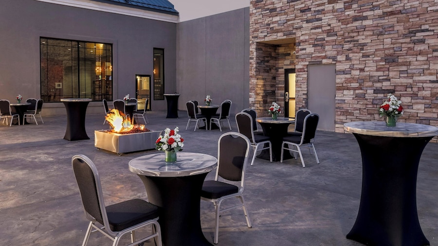 Four Points by Sheraton Bentonville