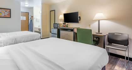 Econo Lodge Pueblo North